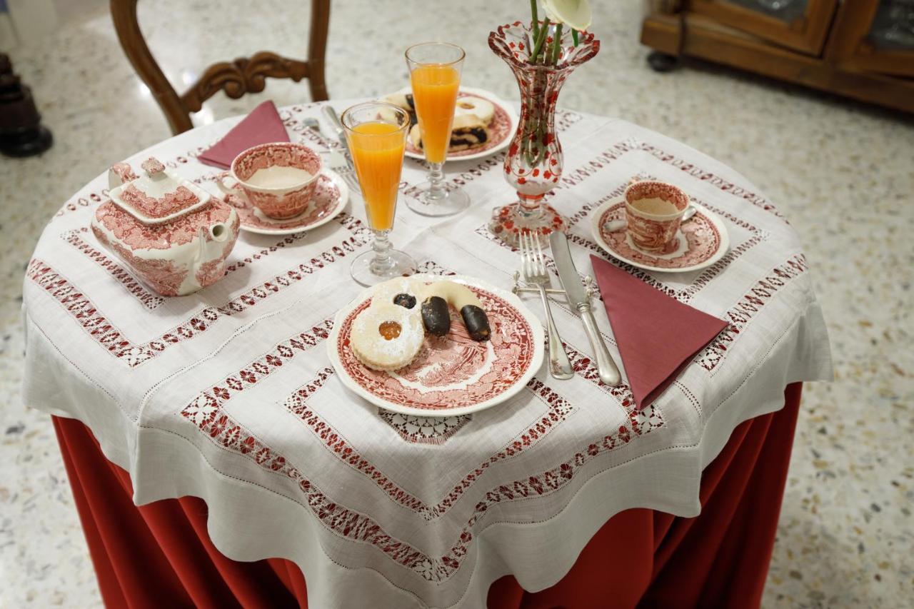 Palazzo Introna Bed & Breakfast Mola di Bari Dış mekan fotoğraf