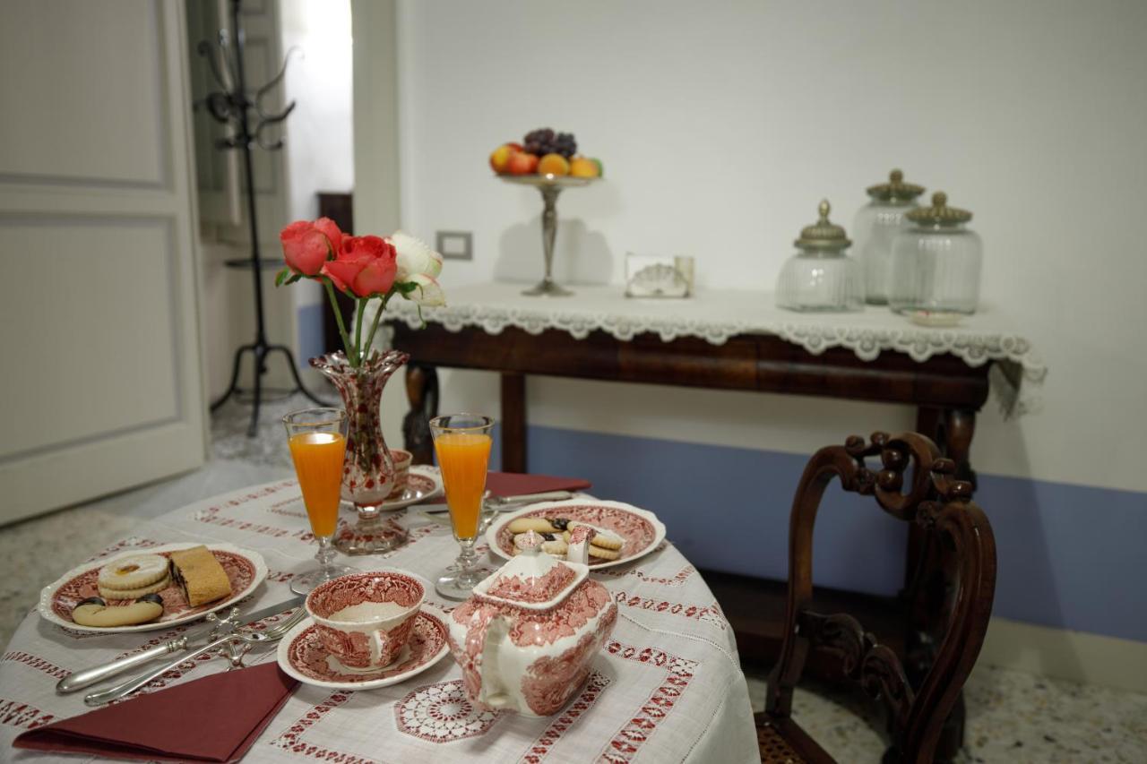Palazzo Introna Bed & Breakfast Mola di Bari Dış mekan fotoğraf