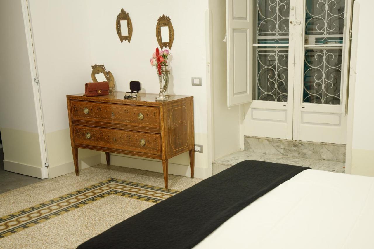 Palazzo Introna Bed & Breakfast Mola di Bari Dış mekan fotoğraf
