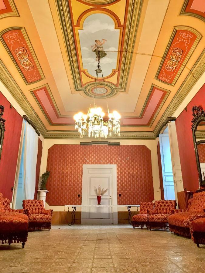 Palazzo Introna Bed & Breakfast Mola di Bari Dış mekan fotoğraf