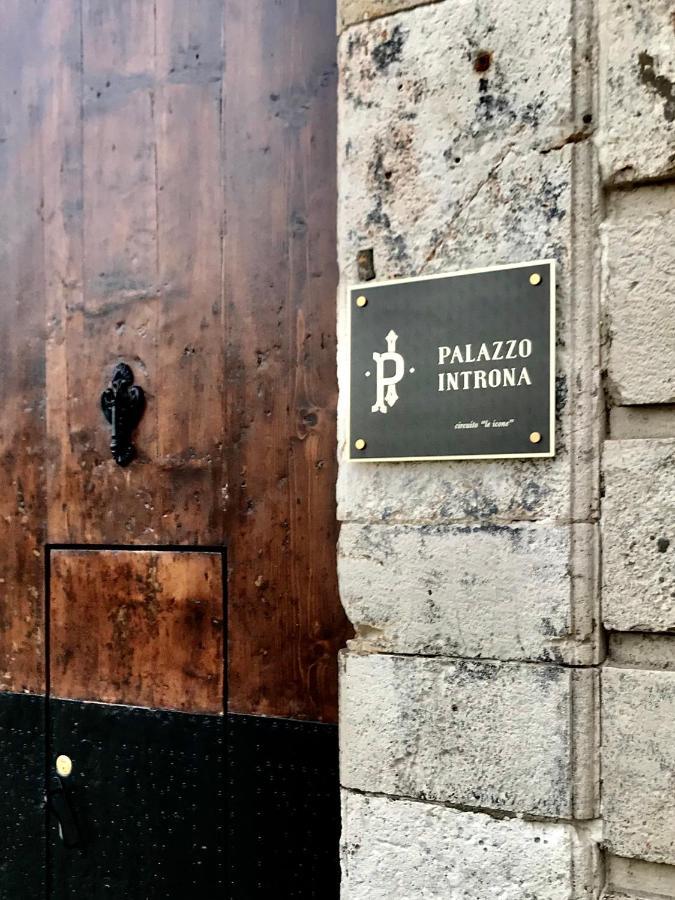 Palazzo Introna Bed & Breakfast Mola di Bari Dış mekan fotoğraf