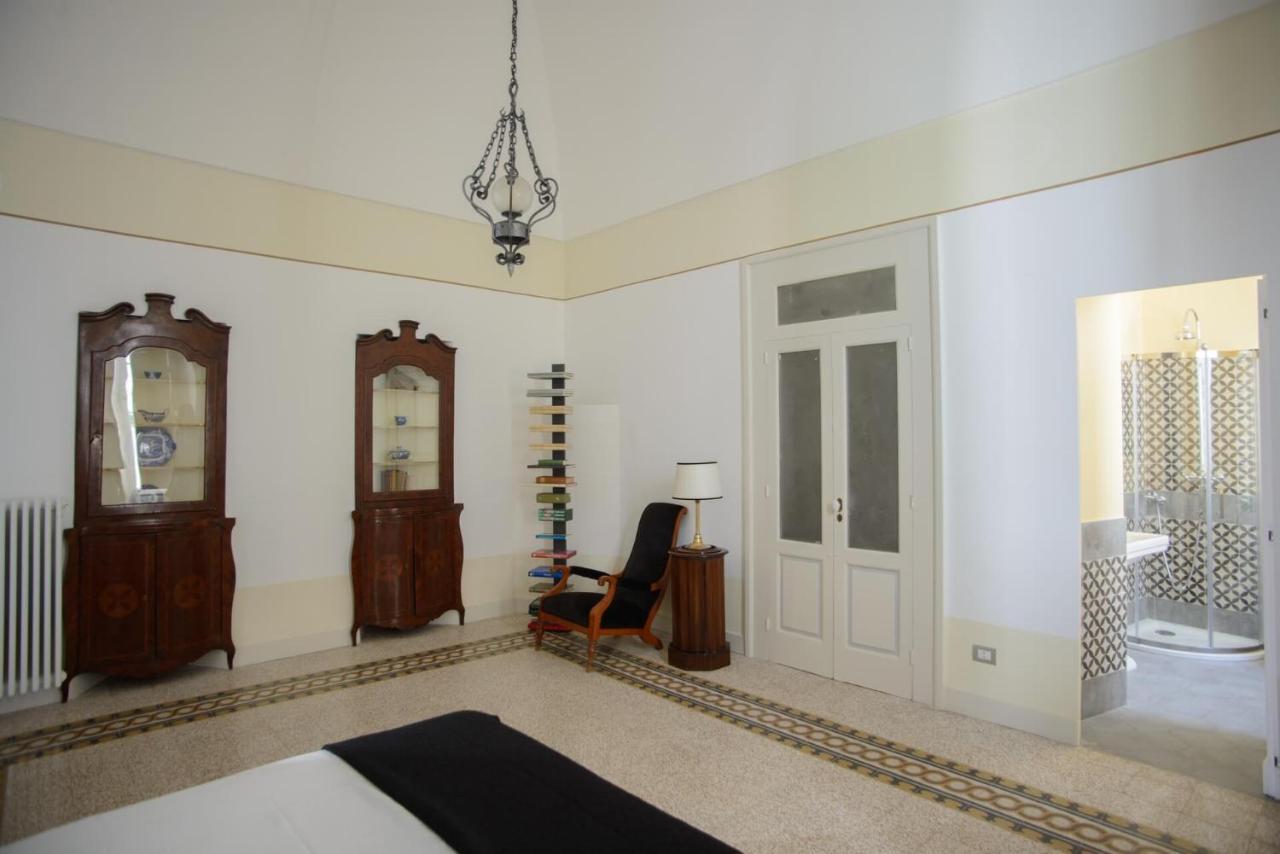 Palazzo Introna Bed & Breakfast Mola di Bari Dış mekan fotoğraf